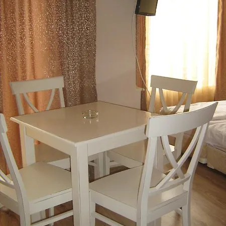 Apartament In Dawn Park